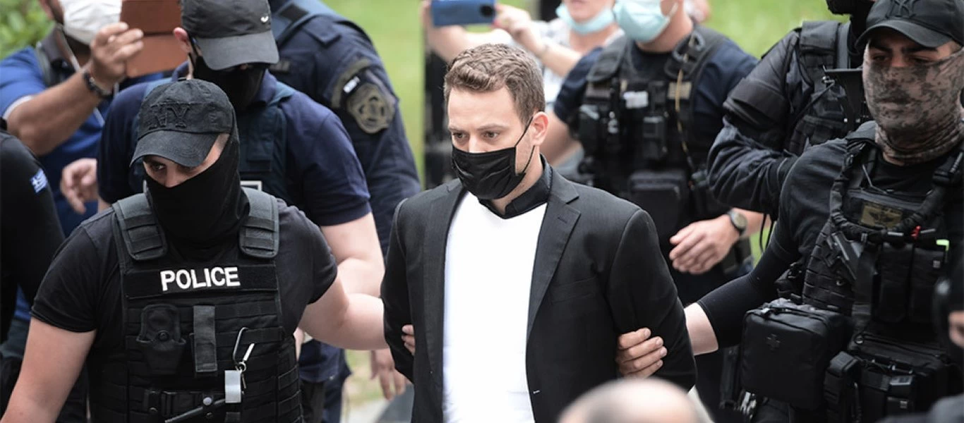 Δικηγόρος πιλότου: «Έχει ζητήσει συγγνώμη για το έγκλημα, τον ενδιαφέρει μόνο το παιδί»